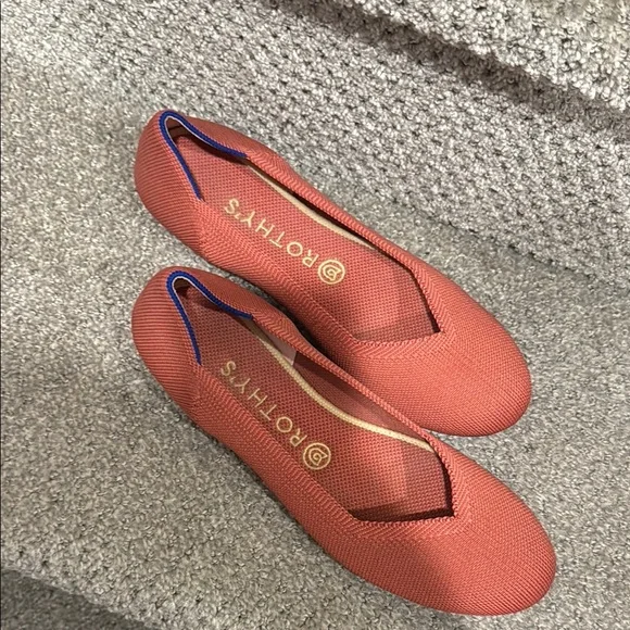 Rothy's *retired* color Copper Pink Round Toe Flats Size